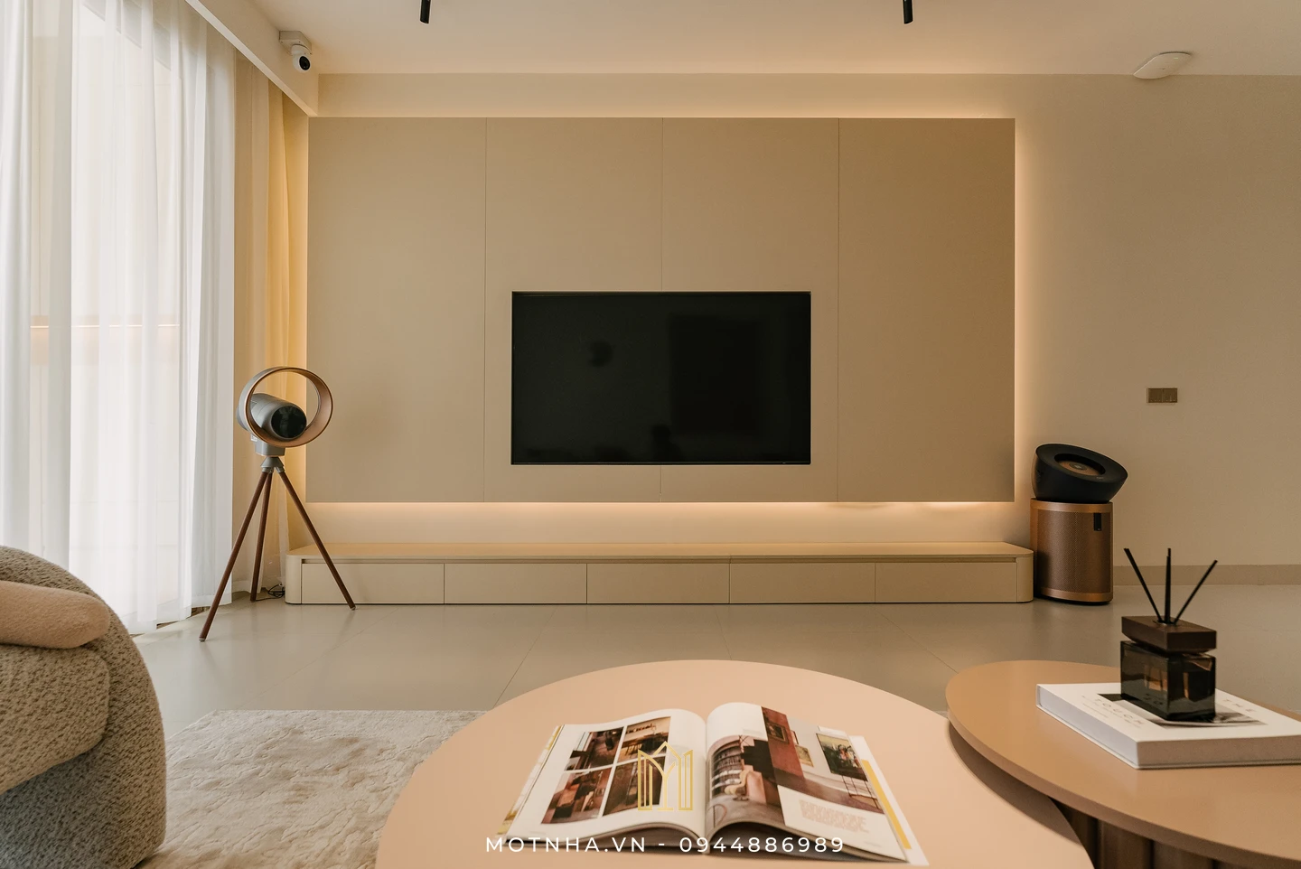 Toàn bộ căn nhà đều được sử dụng chất liệu gỗ công nghiệp cao cấp từ An Cường