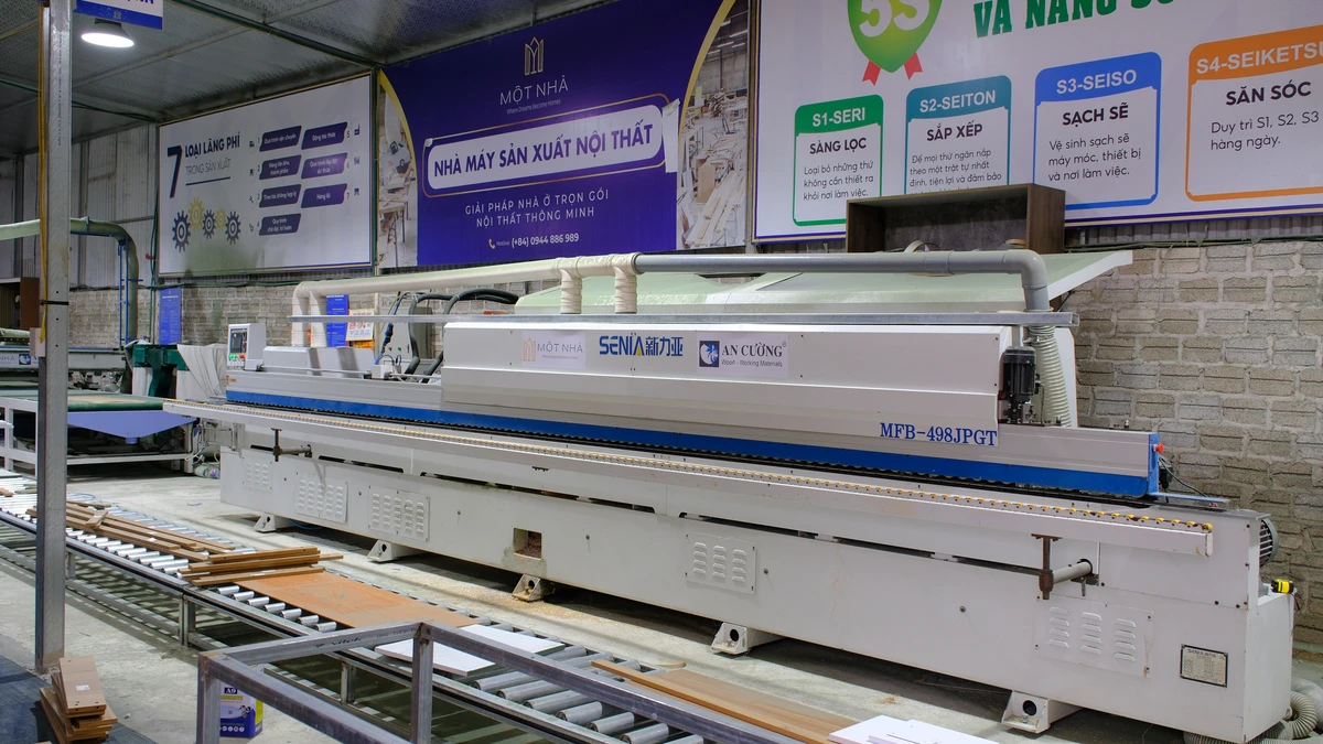 Sản xuất tại xưởng và tiến hành lắp đặt