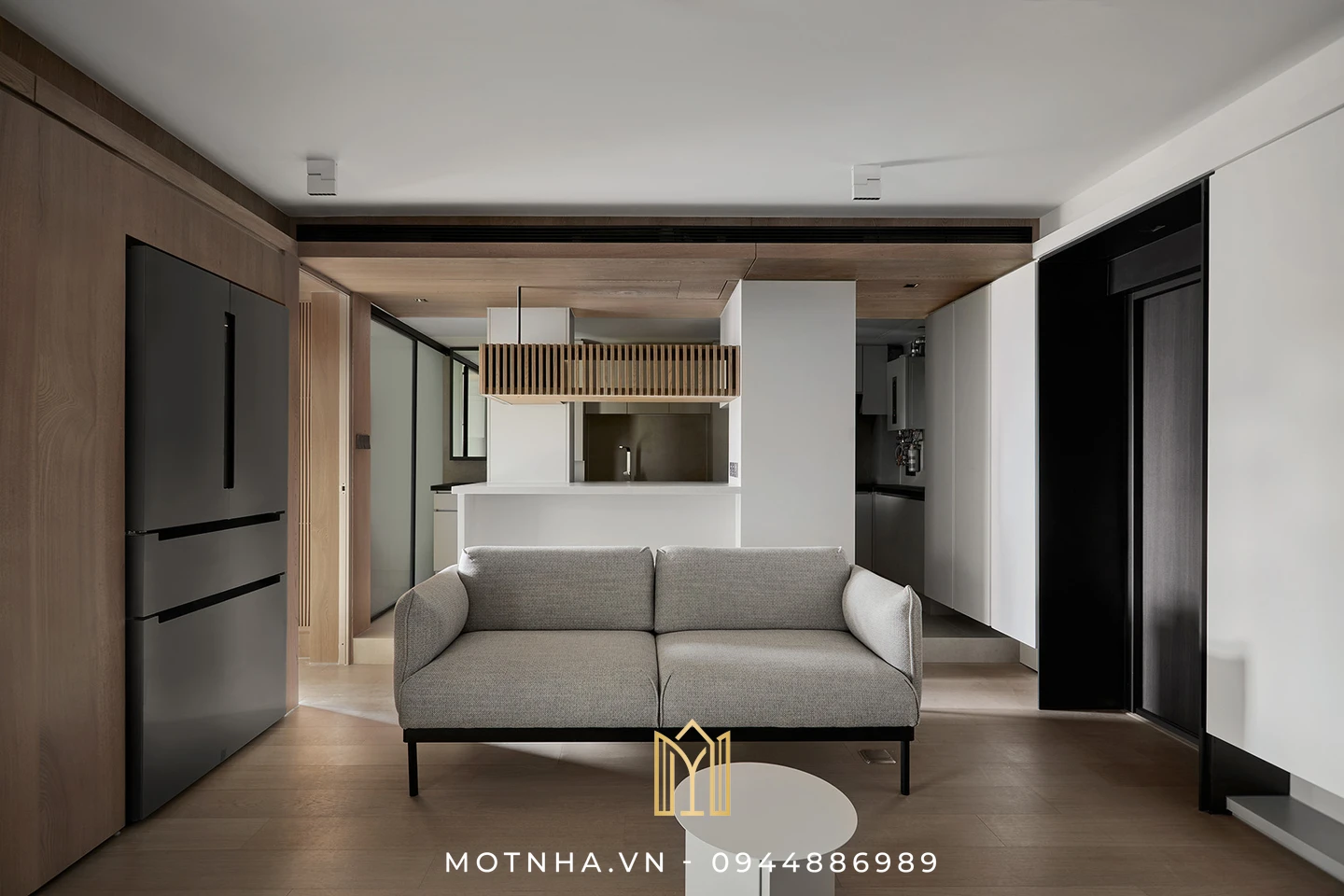 Dịch vụ thiết kế nội thất phòng khách đẹp, chuẩn phong thủy tại Sơn La cùng Một Nhà Design & Build Hạn chế sử dụng các chi tiết rườm rà