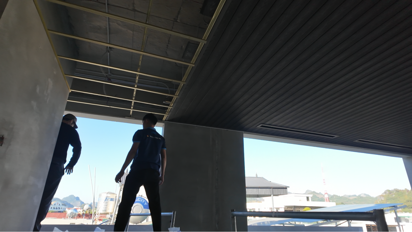 Công trình DDH: Lắp trần thạch cao & trần giả gỗ